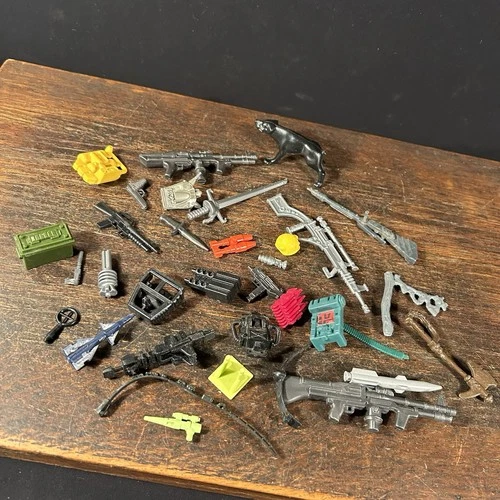 Vintage Toy Lot Action Figure Accessories d