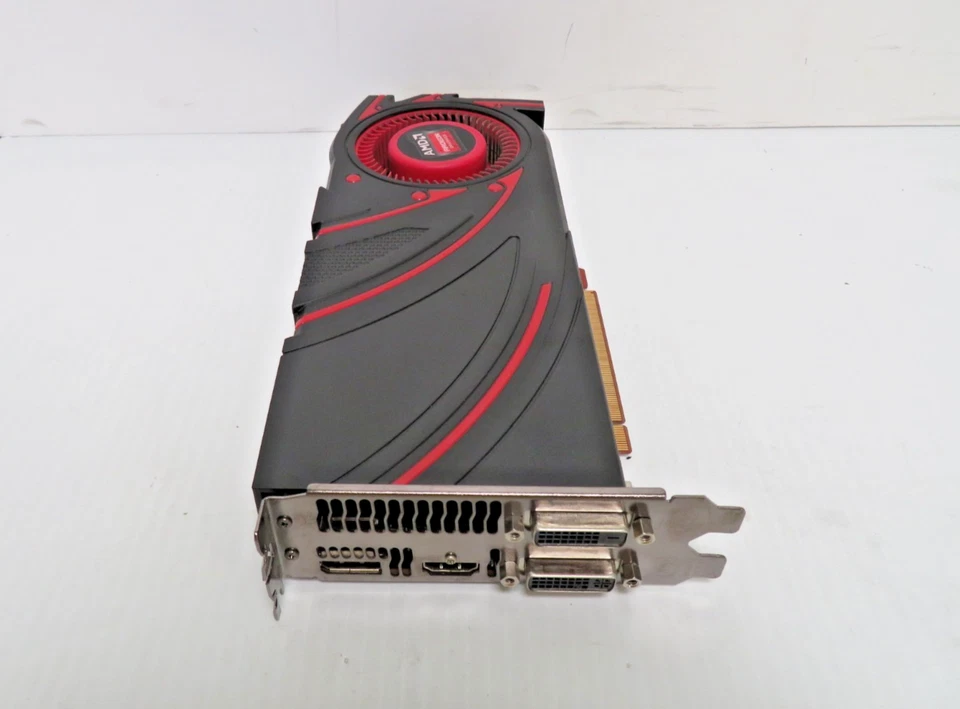 Dell AMD Radeon R9 270 2GB 256BIT GDDR5 Graphics Card 0106DK C632 102C6320301 - Image 2 of 4