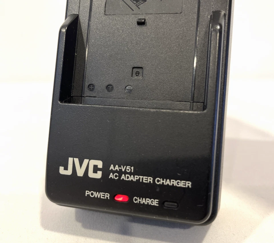 CARGADOR ADAPTADOR AC ORIGINAL JVC AA-V51 PARA VIDEOCÁMARA DIGITAL BATERÍA BN-V Foto 2 de 4