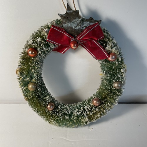 Vintage Bottle Brush Wreath Christmas Decoration with Balls Glitter 7.5 in - Picture 3 of 7