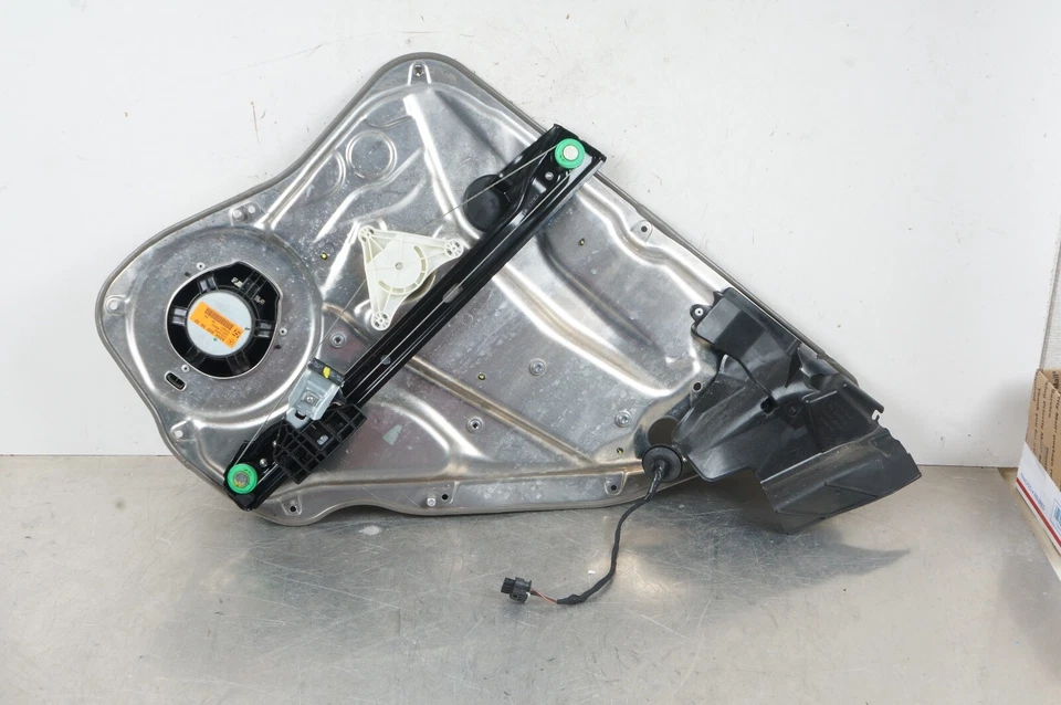 08-14 Mercedes Benz C300 C350 C63 LH Left REAR Window Regulator OEM - Image 2 of 4