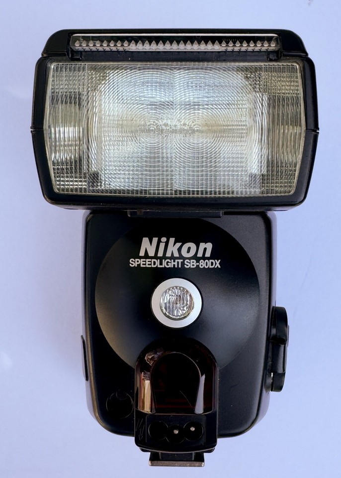Nikon Speedlight SB80DX Shoe Mount Flash in Great Working Condition