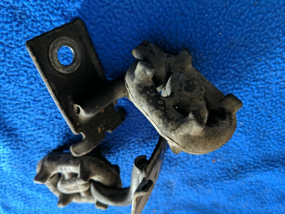 Soportes de goma originales Mercedes W124 W126 R129 R170 A1244920044 Foto 3 de 3