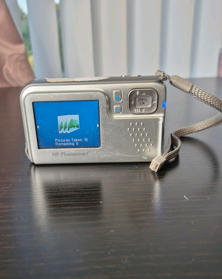 HP Photosmart E427 6.0MP CCD SENSOR  Digicam .  Tested & Fully Working - Image 2 of 4