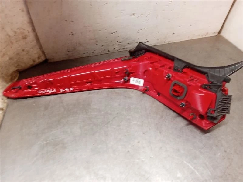 Passenger Right Tail Light From 2016 Cadillac ELR 10361565 - Image 3 of 4