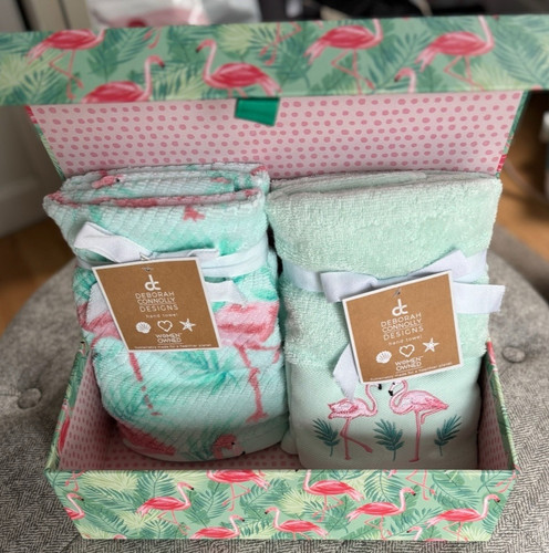 Deborah Connolly 4 Hand Towels Flamingo Green Pink Tommy Bahama Storage Box