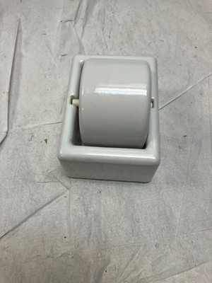 Vintage WT Rogers porcelain roller moistener 04259