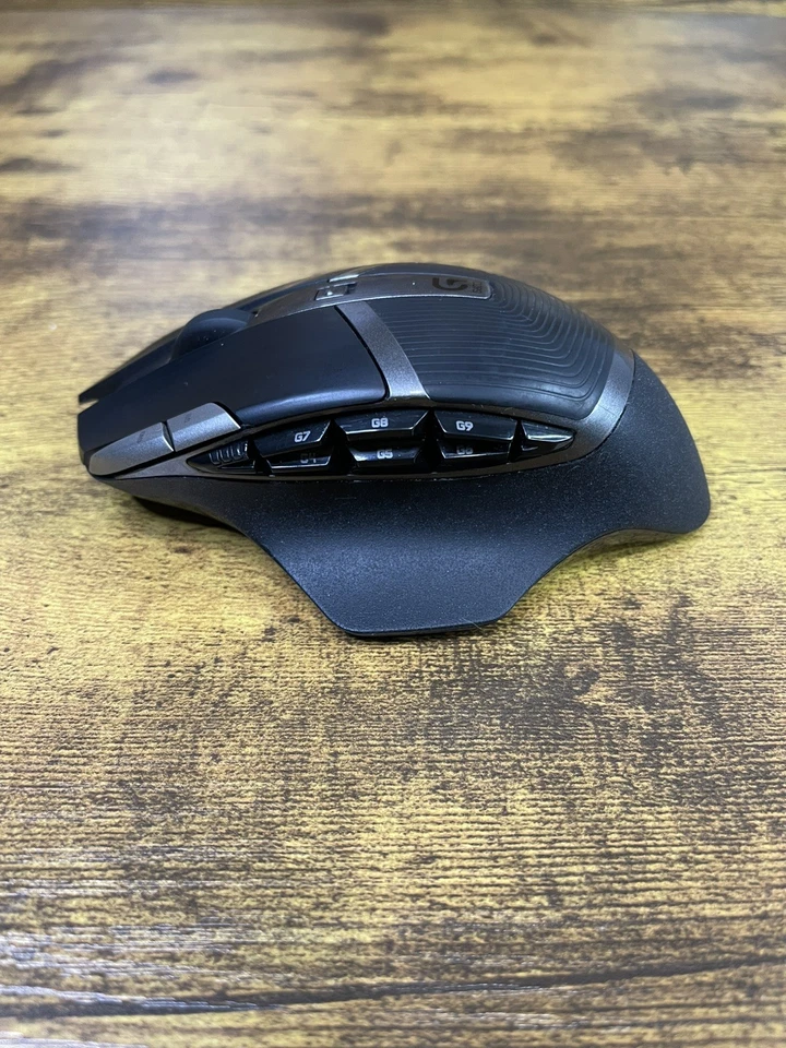 Logitech G602 11-button Wireless Gaming Mouse and USB Receiver Dongle - Image 3 of 4