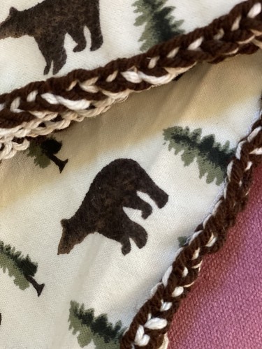 Nature Wildlife Bears baby blanket - flannel - handmade braided edge trim - Picture 6 of 10
