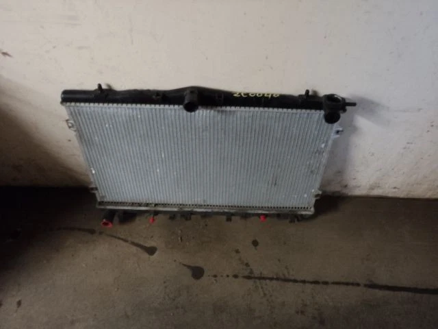 Radiator Fits 96-00 ELANTRA 104145 - Image 2 of 4