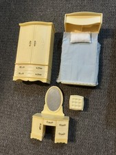 Vintage Pedigree Matilda Doll Bedroom Furniture Bundle Bed Wardrobe Drawers 1977