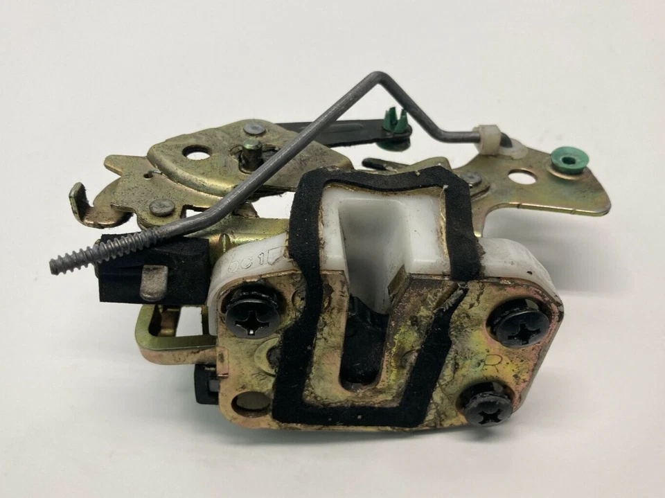 Actuador de pestillo de cerradura de puerta lateral derecha trasera Mercury Tracer 97-02 Ford Escort 97-99 Foto 2 de 4