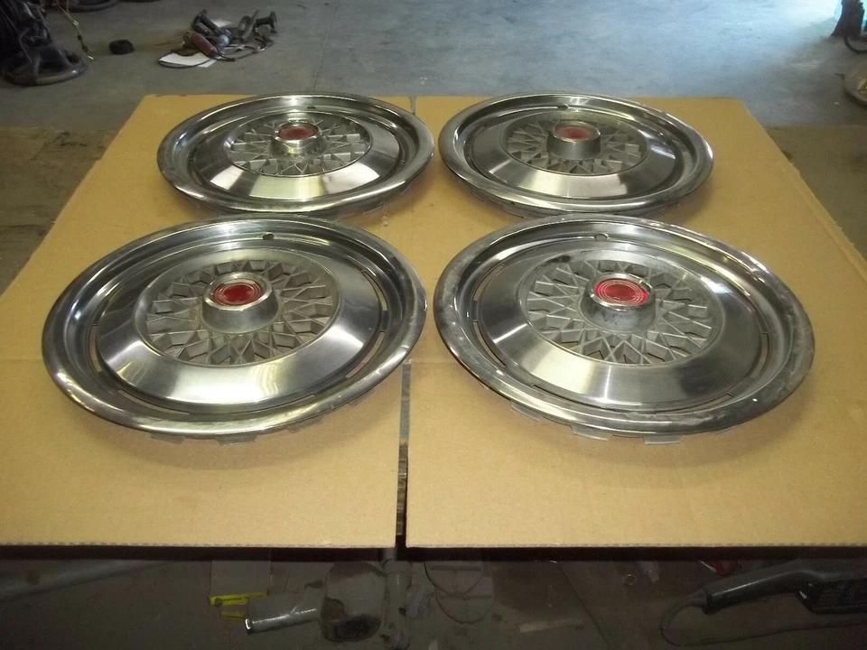 75 76 77 78 79 80 Granada Maverick Monarch Tapacubos Cubierta Rueda Tapacubos 14" 736 4 Foto 2 de 4