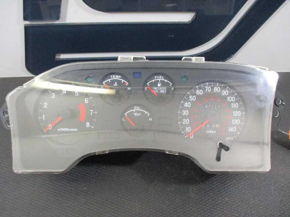 1992 Plymouth Laser 1.8L painel de instrumentos automático (141.119 milhas) - Imagem 2 de 4