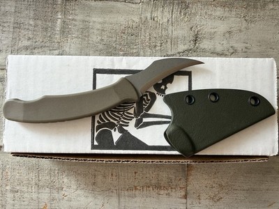 Ed's Manifesto Kopis Designs L-Via Field Knife Tan Ramped BT Green Sheath