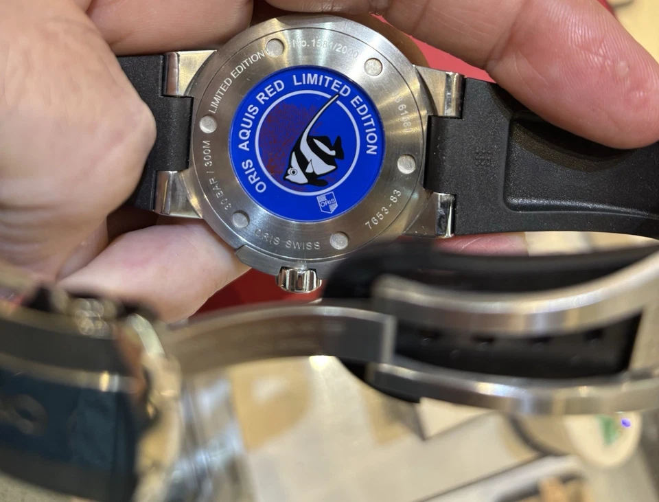 Oris  Acqis Red Limited Edition 1581/2000 Professional Diver’s Rubber Strap. - Image 4 of 4