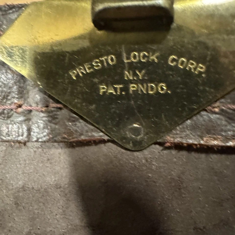 Maletín vintage Presto Lock cocodrilo en relieve con cremallera Conmar años 30 Foto 3 de 4