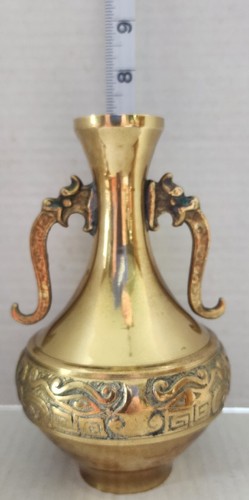 Brass Vase with Animal Handles and Offering Decorations Made in Korea - Picture 15 of 18