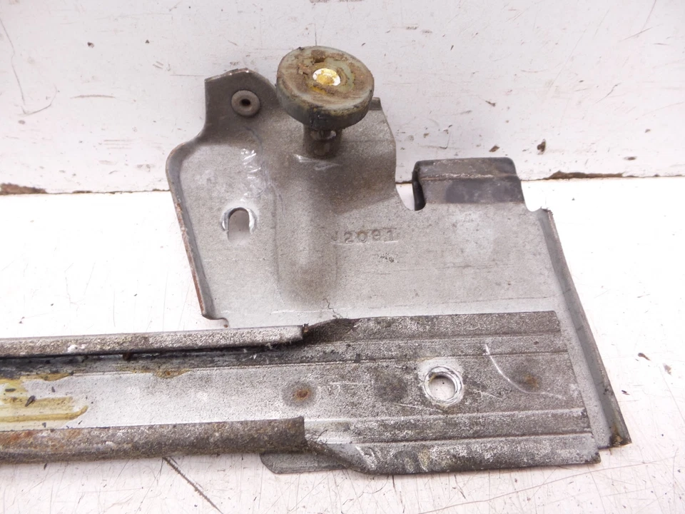 82-92 Camaro Firebird Driver & Passenger Side Power Window Tracks Roller GM - Image 2 of 4