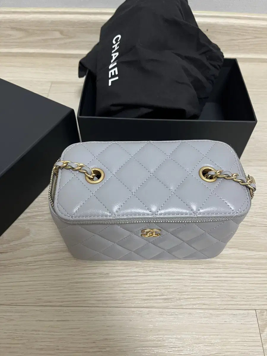 Chanel Goldball Vanity Bag Rectangular - image 5