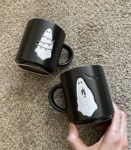Pottery Barn Scary Squad Halloween Ghost Mugs Set Of 2 Black Stoneware Mugs GC+