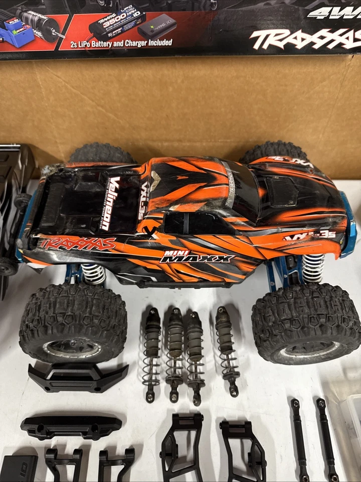 Traxxas Mini Maxx VXL Upgrade RTR RC Truck 3 Batteries 2 Covers Spare Parts - Image 4 of 4
