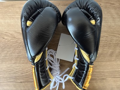 Winning Boxing Gloves 8 oz MS-200 Lace Up Black × Gold
