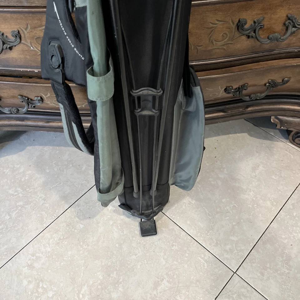Bolsa de transporte con soporte de golf Nike negra aire envío rápido con cubierta para lluvia Foto 3 de 4