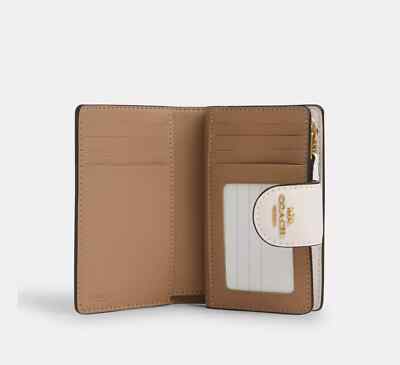 COACH Outlet Medium Corner Zip Wallet Floral Print CR792 Japan COACH Outlet Medium Corner Zip Wallet Floral Print CR792 Japan