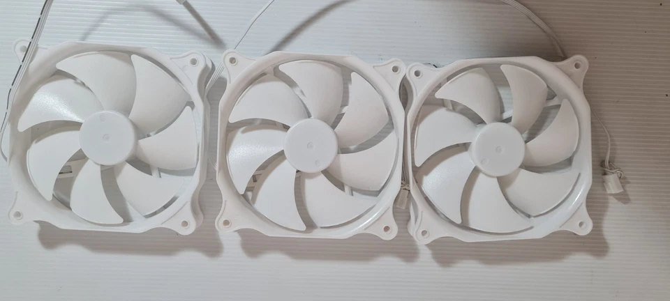 Antec Desktop Case Fan 120mm PC Fans High Performance 3-pin Connector 3 Pack  - Image 3 of 4