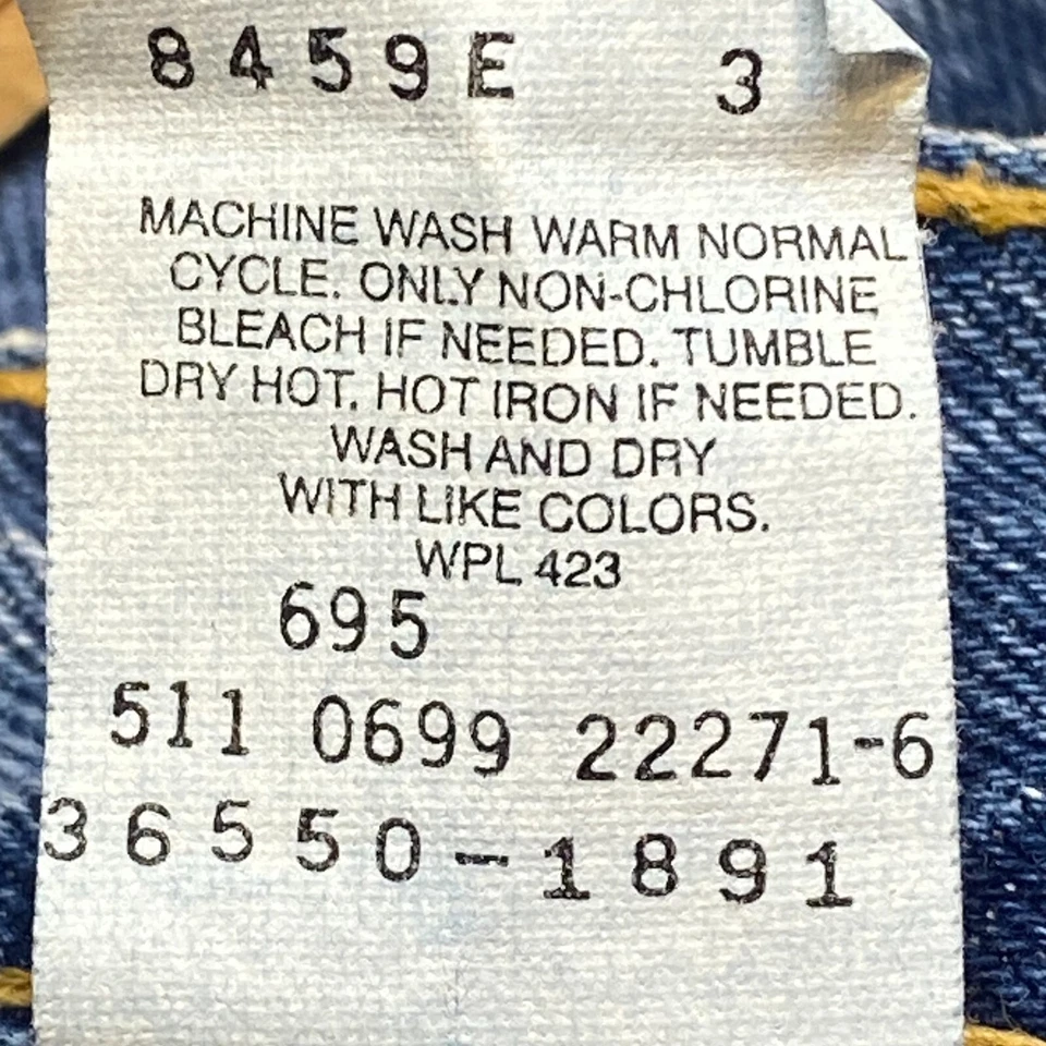 Vintage Levis 550 Shorts Men 38 Relaxed Fit Blue Jean Jorts Baggy 90s Y2K Dad - Image 2 of 4