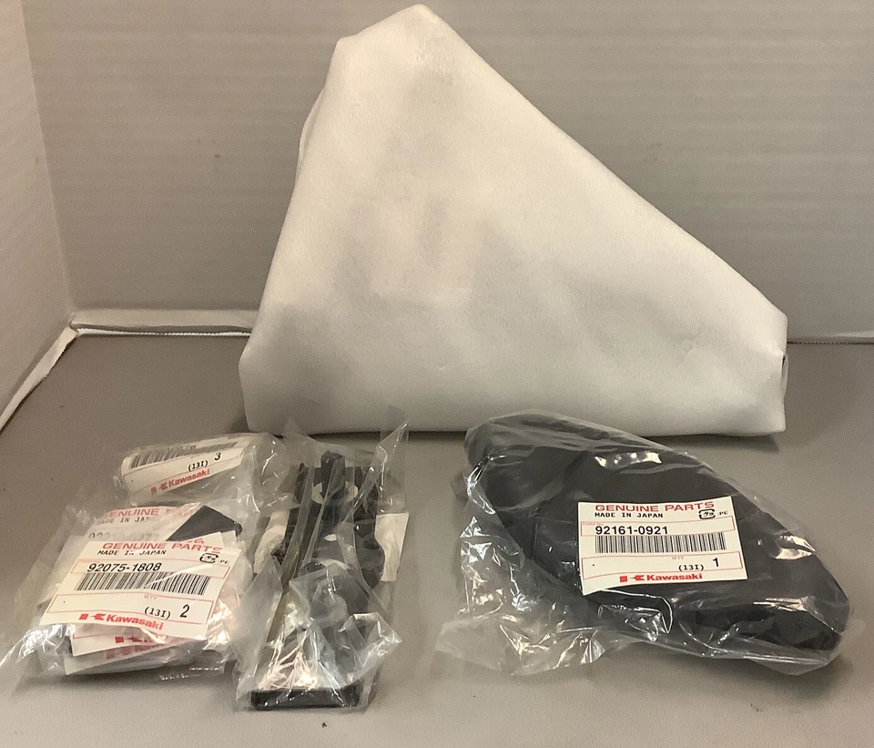 KIT FUNDA ASIENTO KAWASAKI ORIGINAL 99994-0320-33P para Ninja ZX-10R (M15) Foto 3 de 4