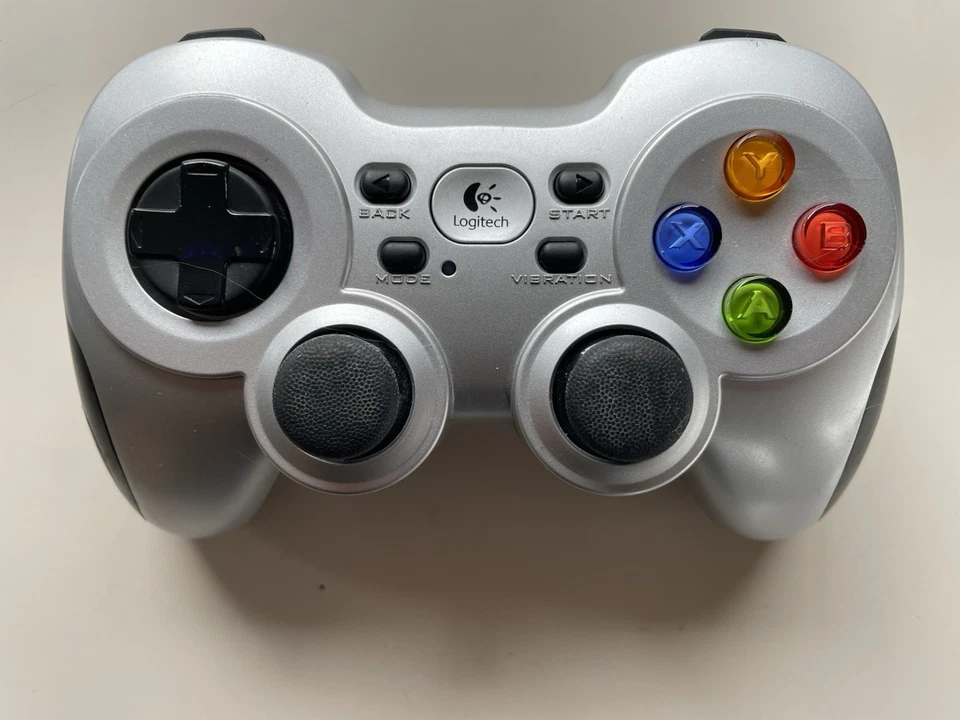 Logitech G F710 Gamepad Inalámbrico Plateado para Escritorio-Sin Receptor-SIN PROBAR-LEER Foto 2 de 4