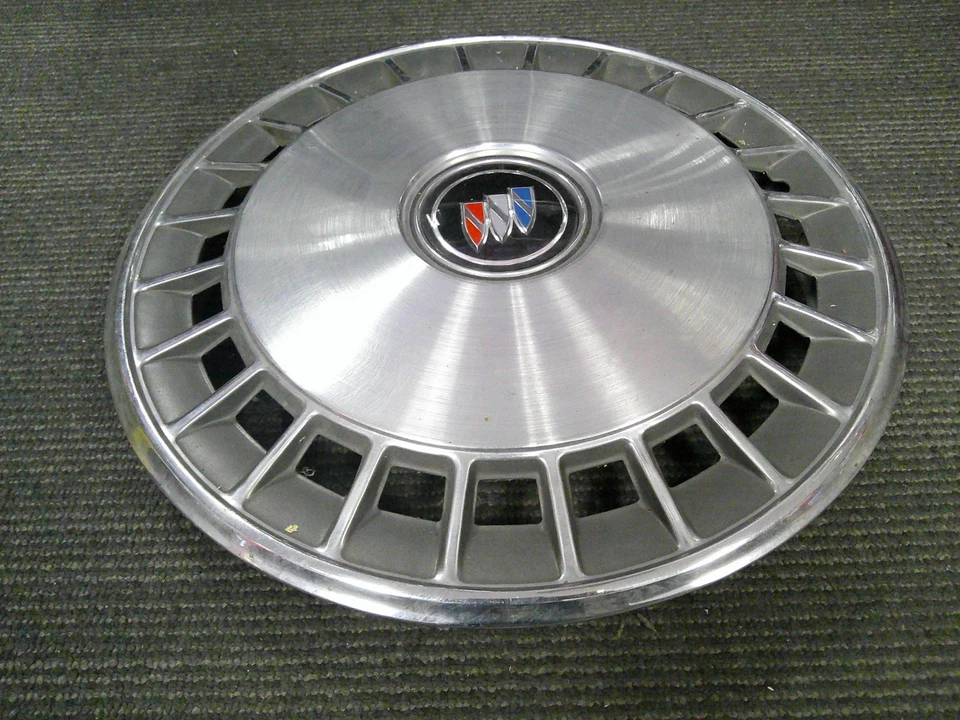 Buick Century Skylark 1984-1994 14" cubierta de rueda OEM tapacubos 10154249 1131 uno/1 Foto 2 de 4