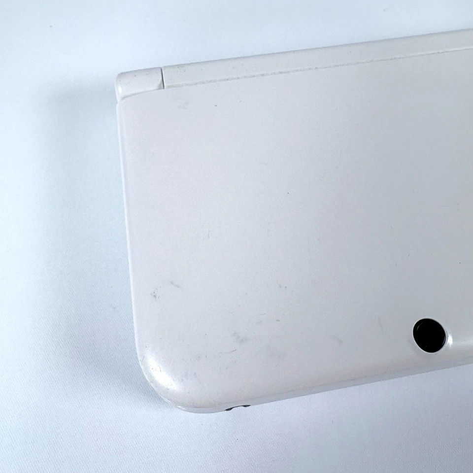 Nintendo 3DS XL LL White NTSC-J Japanese Edition Console - Image 4 of 4