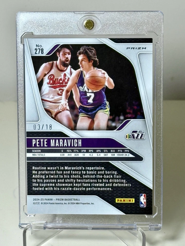Flor de loto Panini Prizm 2024-25 SSP/18 HOF Pete Maravich Foto 2 de 4