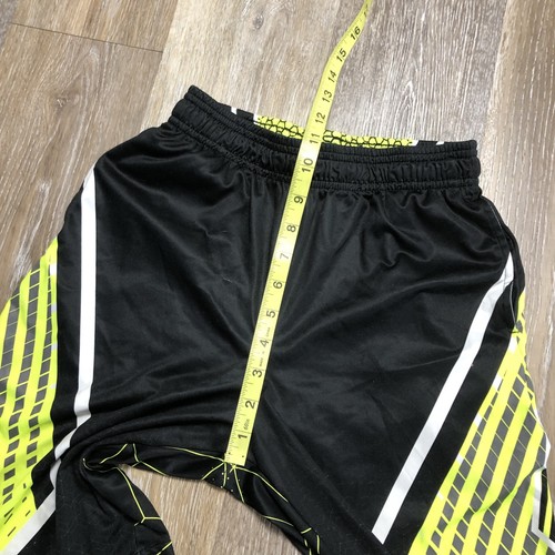 UNDER ARMOUR Stretch Waist Black Print Activewear Shorts Boy's Size Medium - Picture 8 of 9