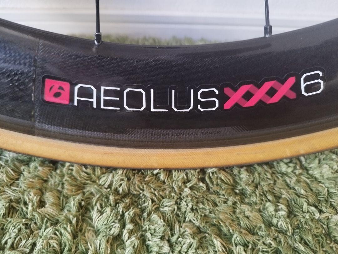 Bontrager Aeolus XXX 6 TLR Clincher Front Wheel Only Carbon Bontrager Aeolus XXX 6 TLR Clincher Front Wheel Only Carbon