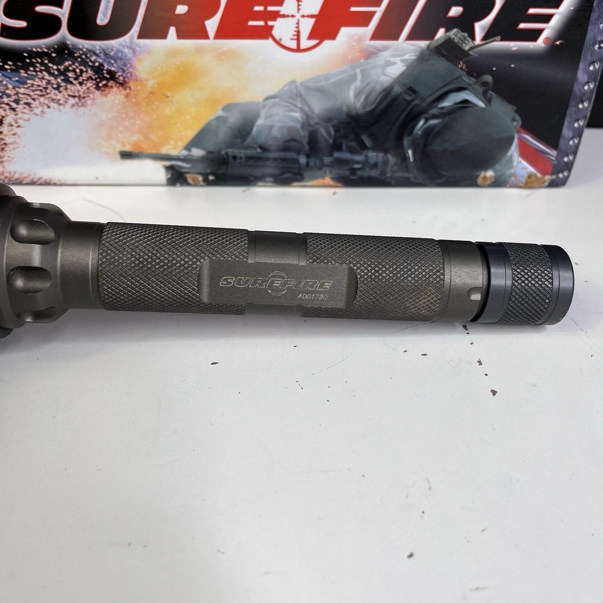 SUREFIRE M4 Devastator Millennium Series 4セル12V225ルーメン SUREFIRE M4 Devastator Millennium Series 4セル12V225ルーメン