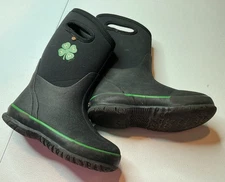 BOGS Winter Boots, Youth 1 Y 4H Clover Black w Green  4-H
