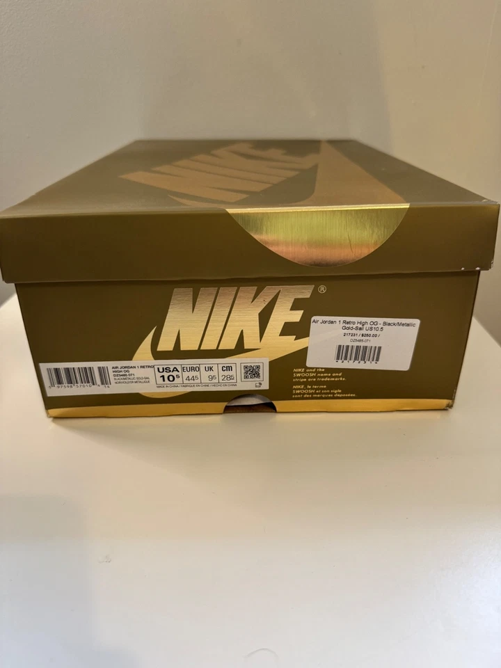 NUEVO Talla 10.5 Hombres Jordan 1 Retro Alto OG Negro/Dorado Metálico - Zapato de Baloncesto Foto 2 de 4