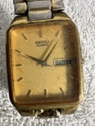 Seiko Tank Watch Men Gold Dial Gold Tone Rectangle 7N33-5028 day/date untested