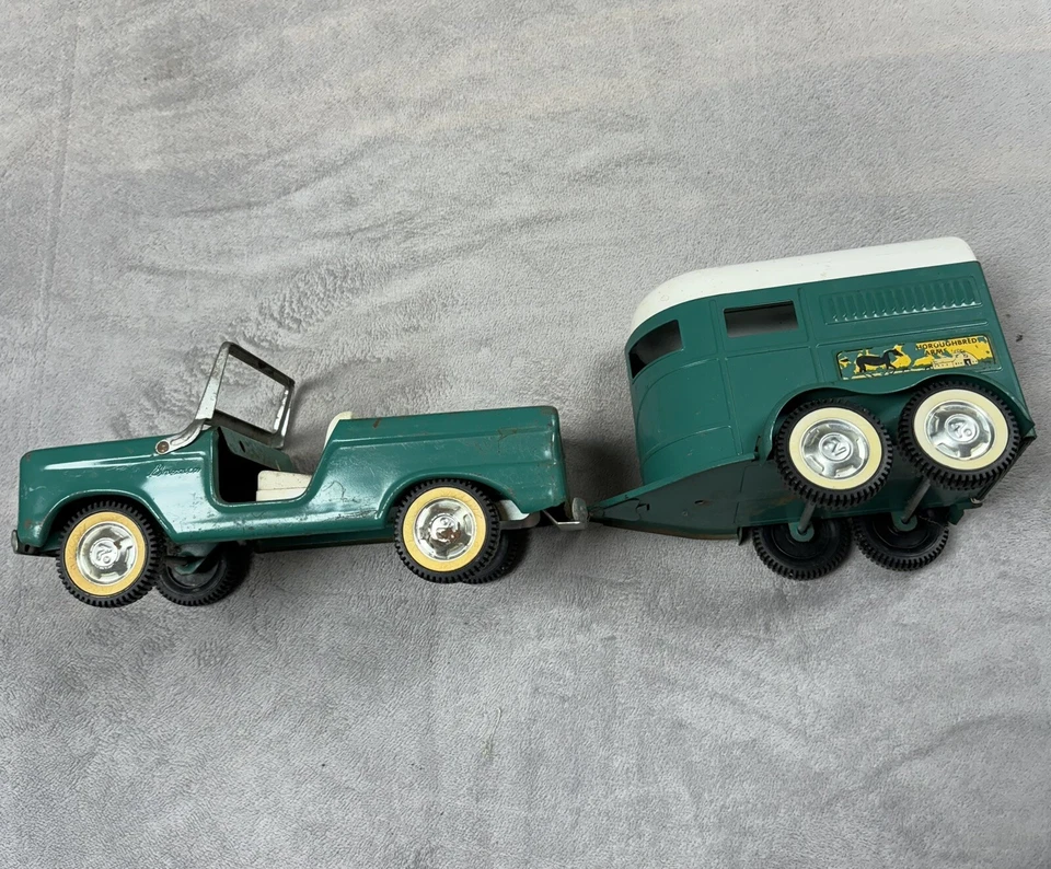 Vintage 60s Nylint Ford Bronco And Trailer Thoroughbred Farms 20" L Teal Color - Image 2 of 4