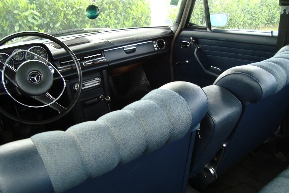  Oldtimer 1969 Mercedes 220D - Bild 3 von 4