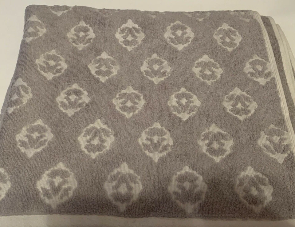 Juego de 3 toallas de baño Vera Bradley Foulard Ditsy en gris nuevas con etiquetas Foto 4 de 4