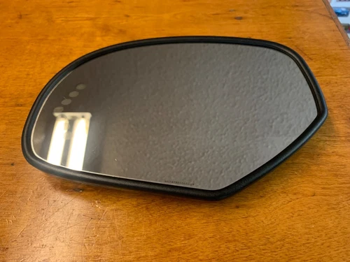 07-08 CHEVY  Suburban Yukon Tahoe Left Driver HEAT  DIM Mirror GLASS w/BLINKER