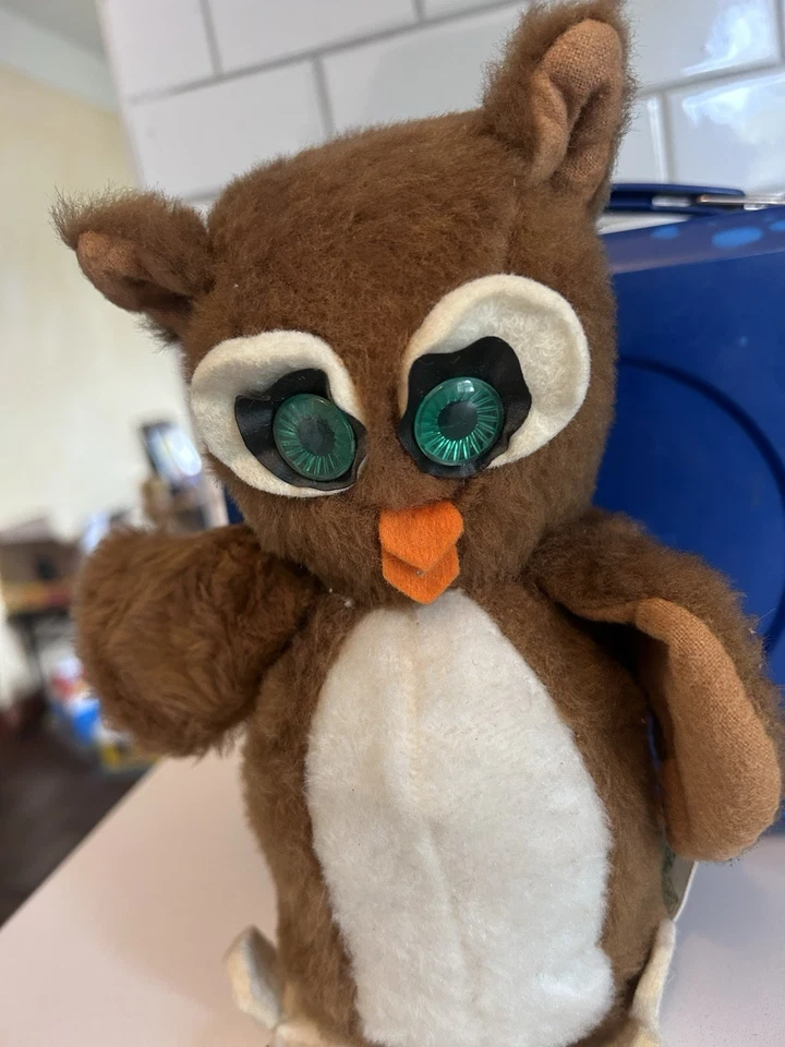 Vintage Plush Knickerbocker Owl 11” Animals Of Distinction Green Eyes - Image 2 of 4