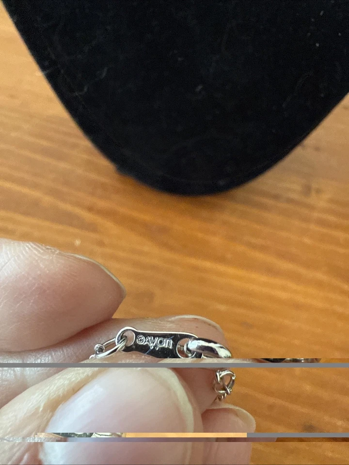 Avon Snowflake Necklace - Image 3 of 3