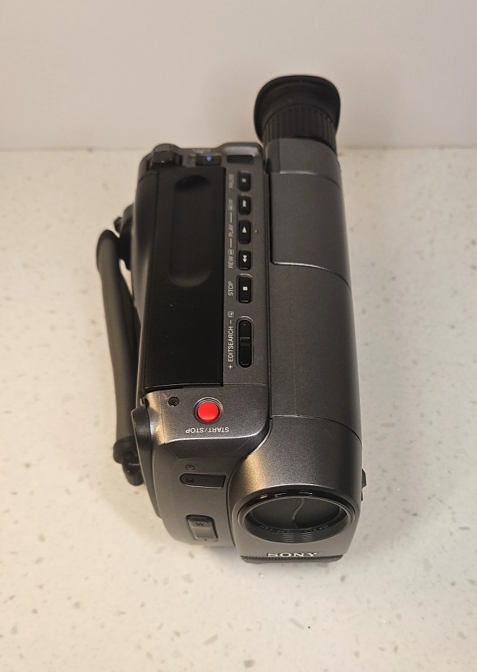 Sony Handycam CCD-TRV12 8mm Analog Camcorder for sale online Sony Handycam CCD-TRV12 8mm Analog Camcorder for sale online