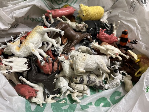 Bulk lot animal plastic figurines toys Most vintage Pretend Play Collect - Picture 2 of 8